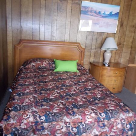 Atomic Inn Beatty Near Death Valley Bagian luar foto