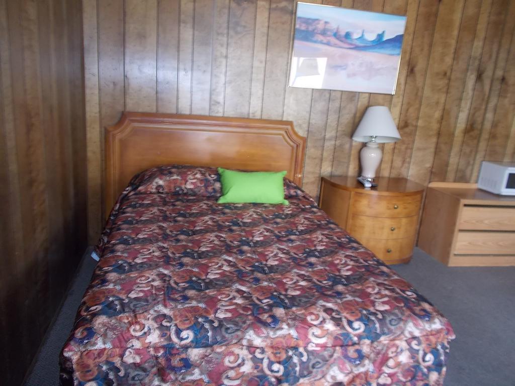 Atomic Inn Beatty Near Death Valley Bagian luar foto